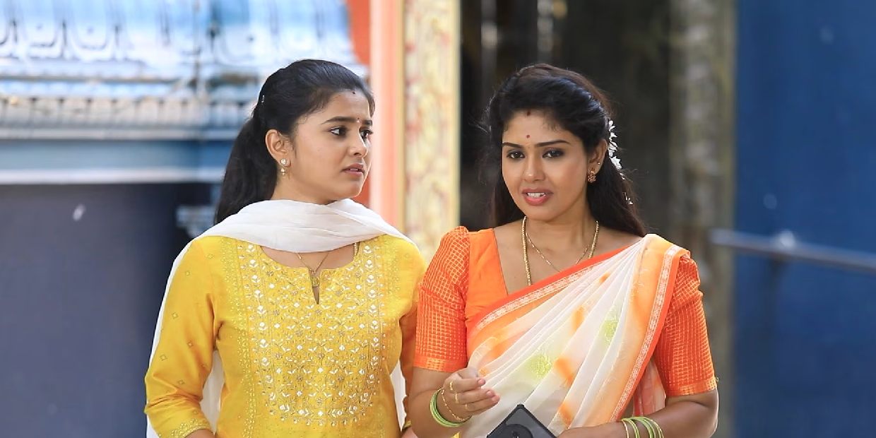 அரசிக்காக மீனா போட்ட திட்டத்தை காலி செய்த மாப்பிள்ளை மற்றும் கோமதி… அட போங்கப்பா! அரசிக்காக மீனா போட்ட திட்டத்தை காலி செய்த மாப்பிள்ளை மற்றும் கோமதி… அட போங்கப்பா!