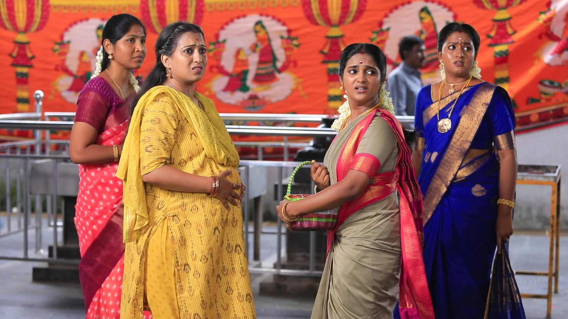 தெரியாத-ஒருவருக்கு-விவாகரத்து-நோட்டீஸ்-அனுப்பிய-சின்ன-மருமகள்-சீரியல்-நடிகை!