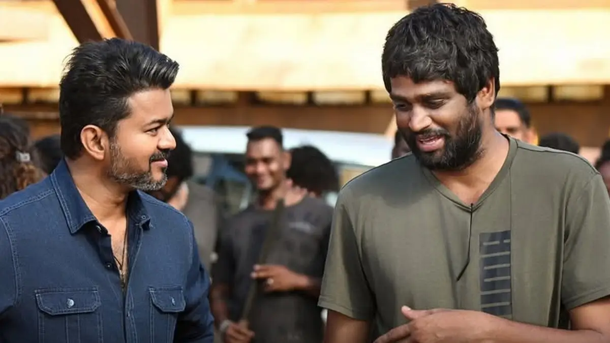 எதுவும்-பேசாம-அமைதியா-இரு!..-ஹெச்.வினோத்தின்-கையை-கட்டிப்போட்ட-விஜய்!.