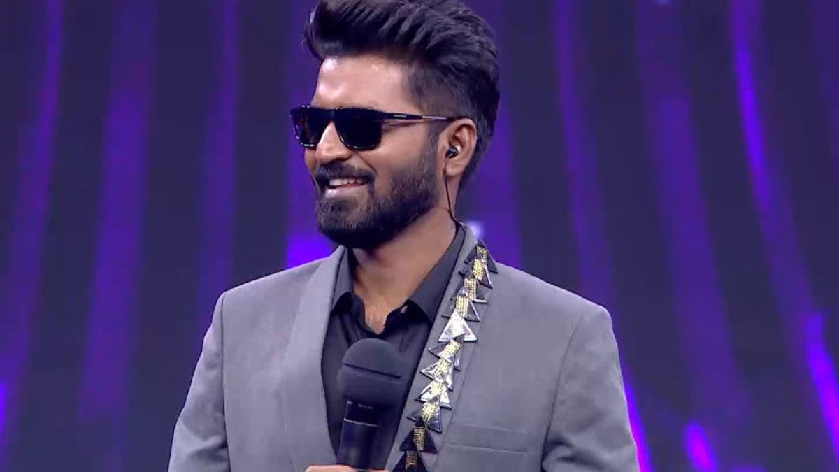 மா-கா-பா-செஞ்ச-அந்த-சம்பவம்…-மாசம்-ஒரு-லட்சம்-சம்பாரிச்சேன்…-விஜய்-டிவியின்-பிரபல-ஆங்கர்-!