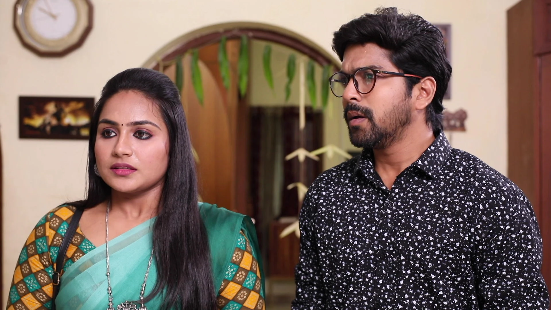 தமிழ்-சின்னத்திரை-சுவாரஸ்யம்:-நோ-லவ்…-சூழ்நிலையால்-ஜோடியாகி-ஹிட்-அடித்த-டாப்-4… 