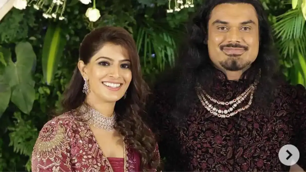 varalakshmi with her hunband